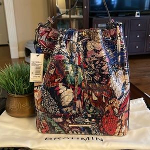 NWT BRAHMIN Melbourne Collection Marlowe
Metamorphosis Shoulder Bucket Bag